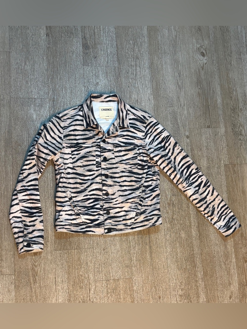 L’AGENCE ZEBRA STRIPED SOFT JACKET SIZE M